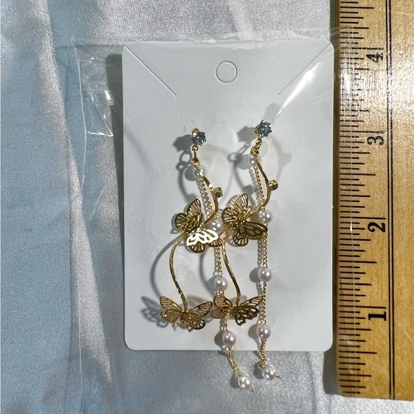 Butterfly Pearl Dangle Earrings - Picture 3 of 4